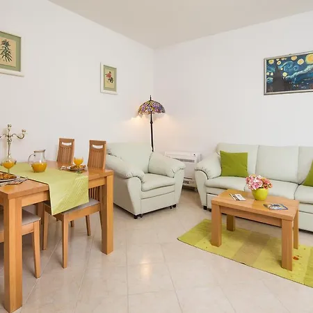 Apartments Leon Podstrana Rum bild