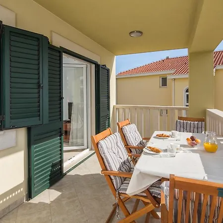 Apartments Leon Podstrana Rum bild
