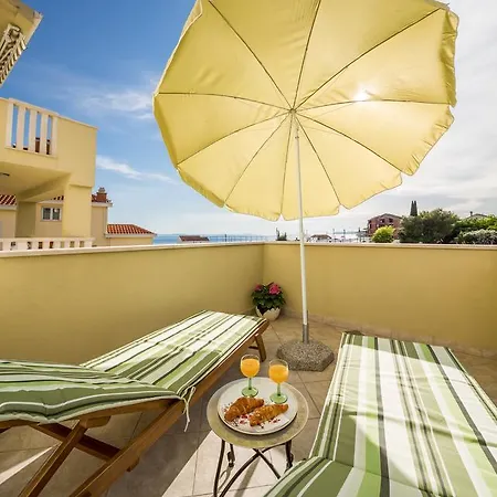 Apartments Leon Podstrana Rum bild