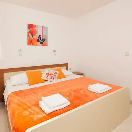 Apartments Leon Podstrana Rum bild
