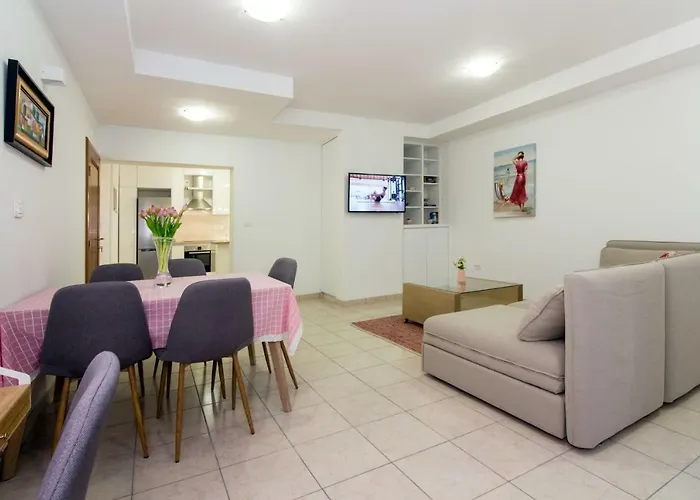 Apartments Leon