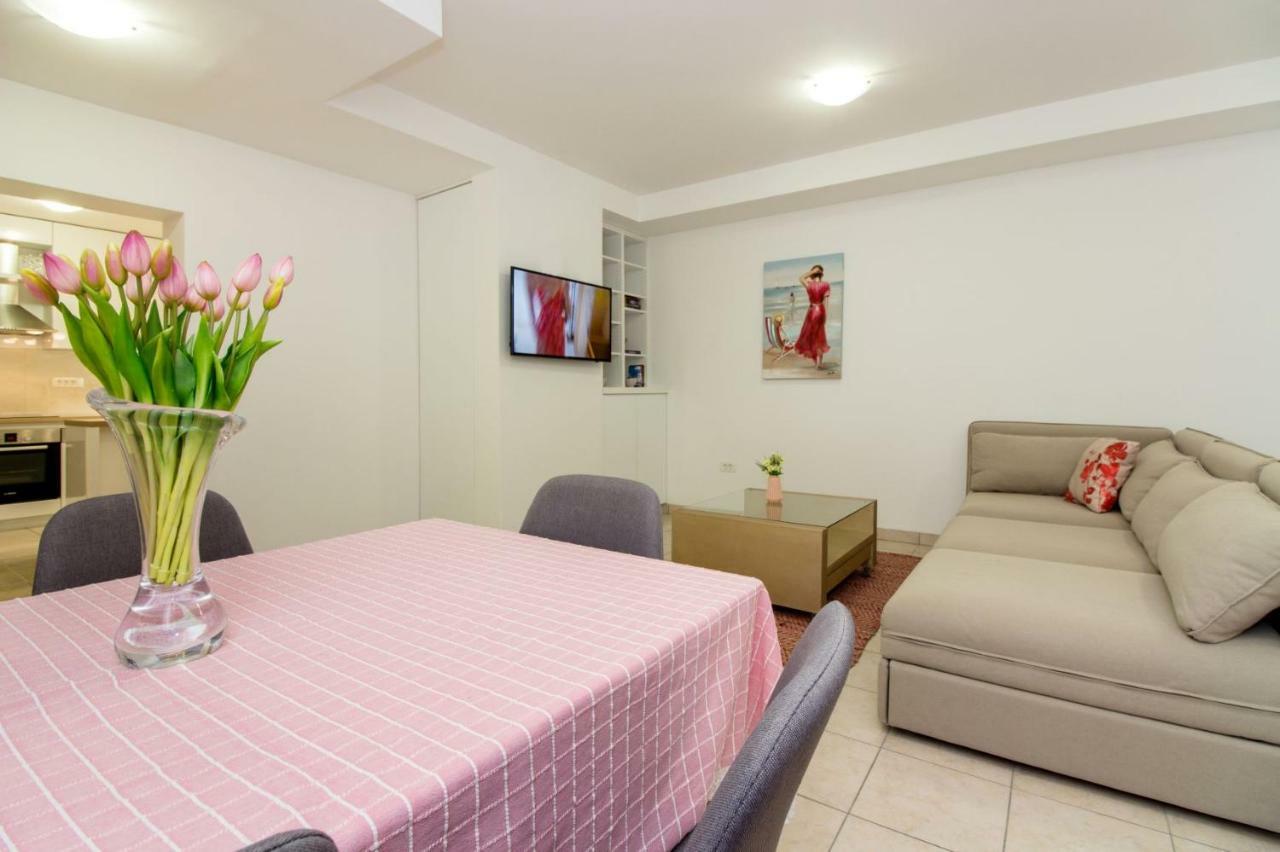 Apartment Leon Podstrana