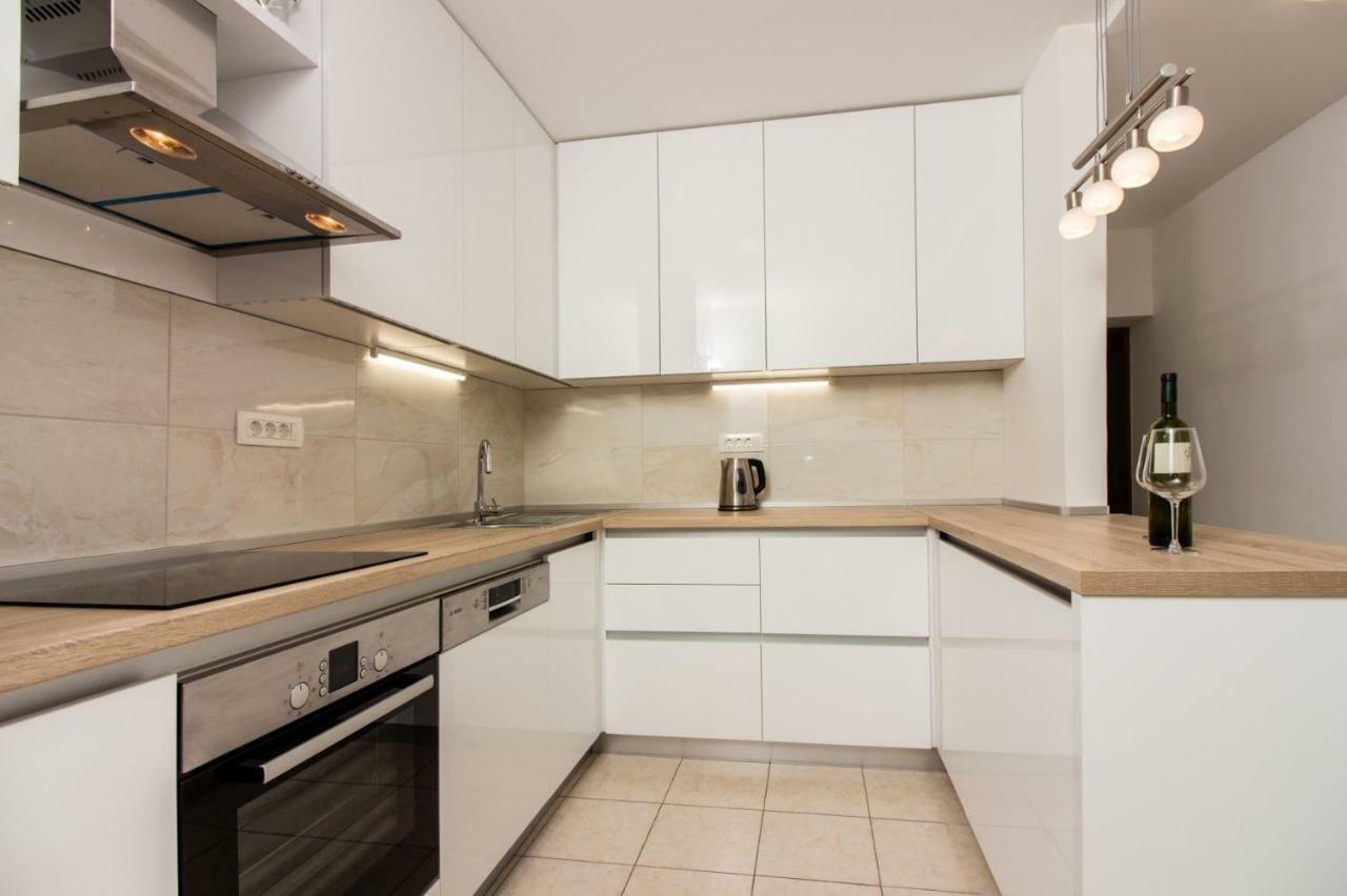 Leon Apartment *