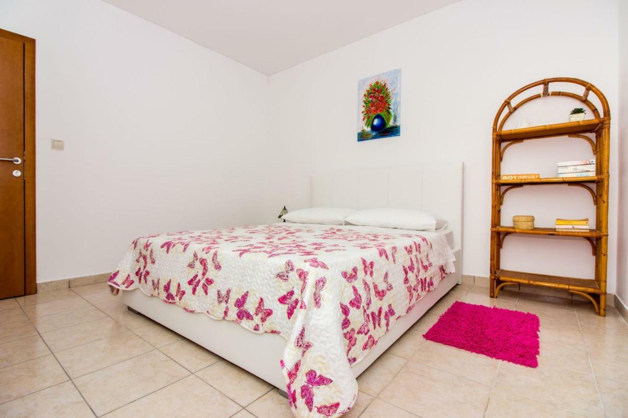 Leon Apartment *